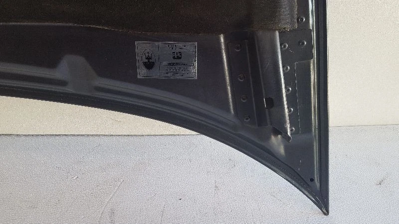 Hood Nice OEM 2006 Maserati Quattroporte - Imagem 3 de 4