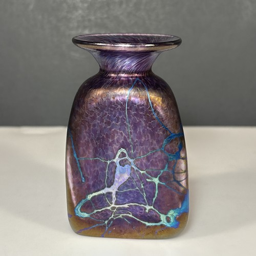 Robert Held Small Triangular Purple Bud Vase Blue Iridescent Swirl 3.75” SIGNED - Picture 7 of 15
