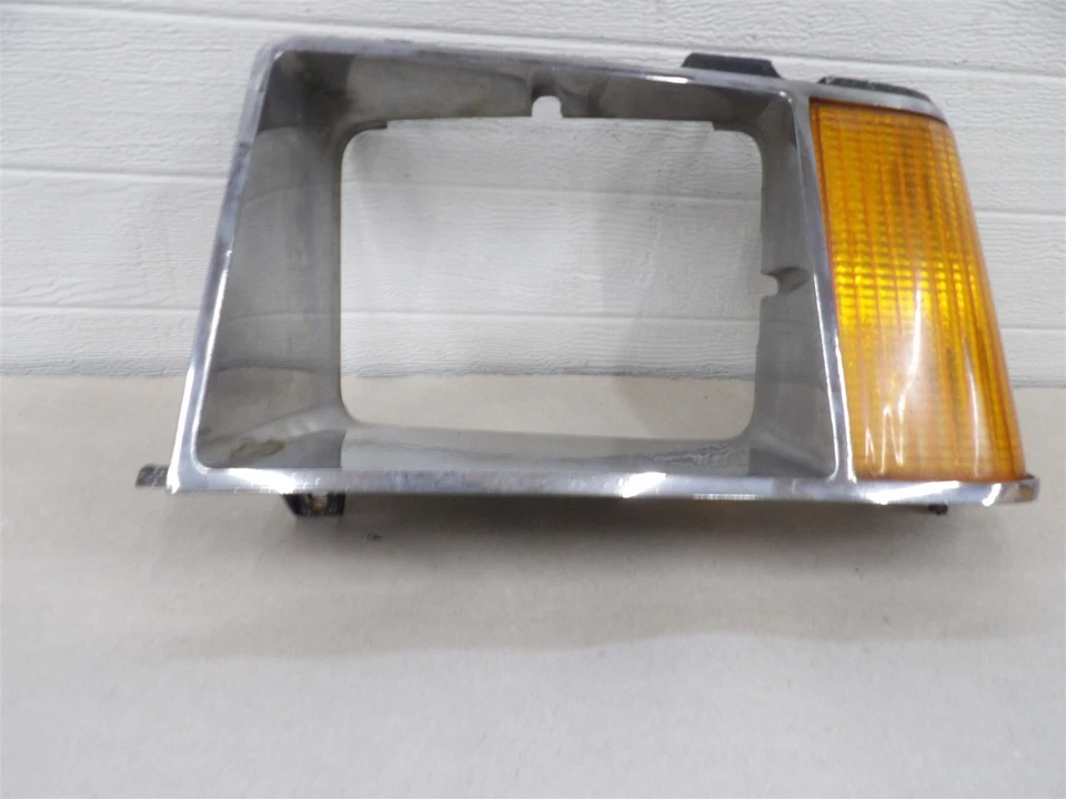 FORD ESCORT MERCURY LYNX 1981-1985 LH FARO LATERAL BISEL CROMADO OEM Foto 4 de 4