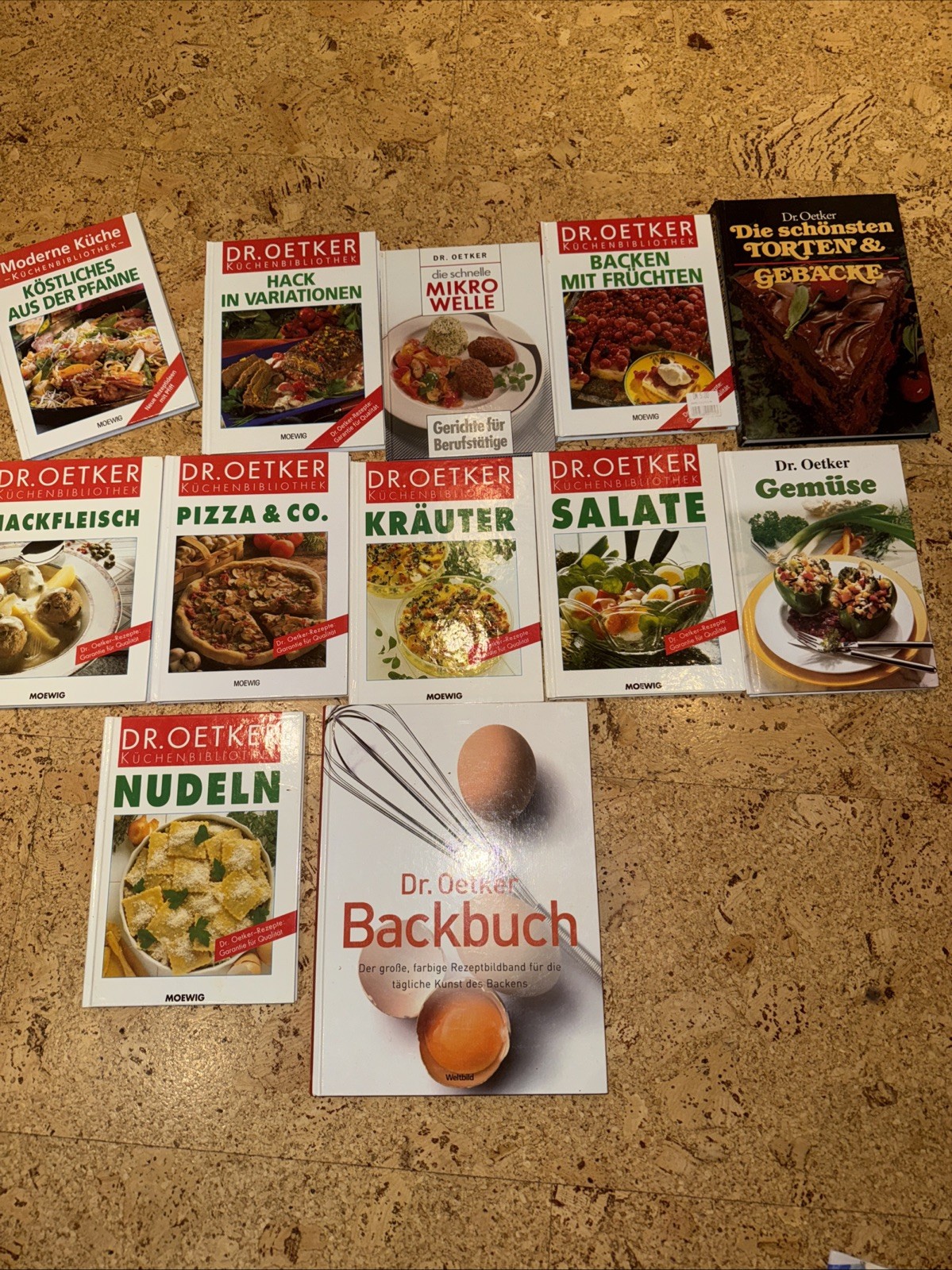 Dr. Oetker Sammlung weiß/rot Backbuch 12 Bücher Kochbuch Rezeptbuch 12 Stück