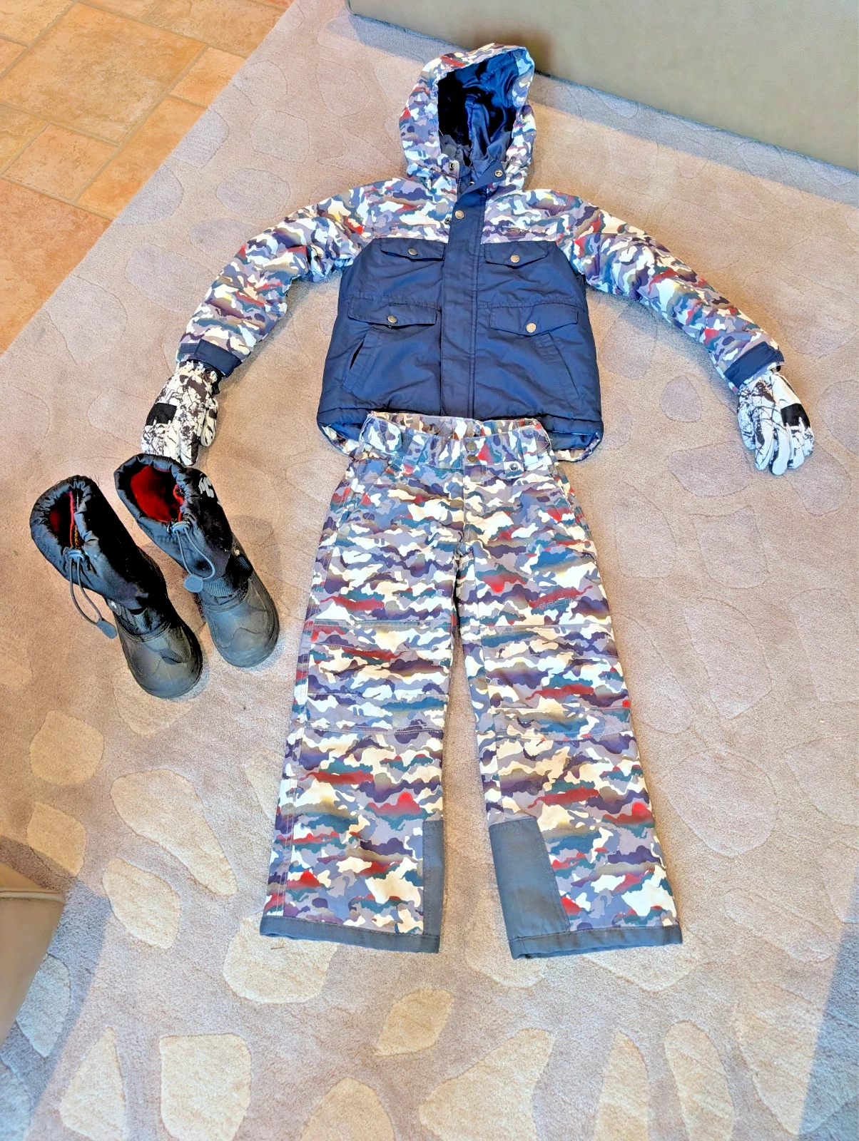 Arctix & Kamik Boys Ski Set - Jacket (XS), Pants (XS), Boots Size 1, Gloves M