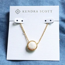 Kendra Scott Volleyball White Mother-of-Pearl Pendant Necklace Gold