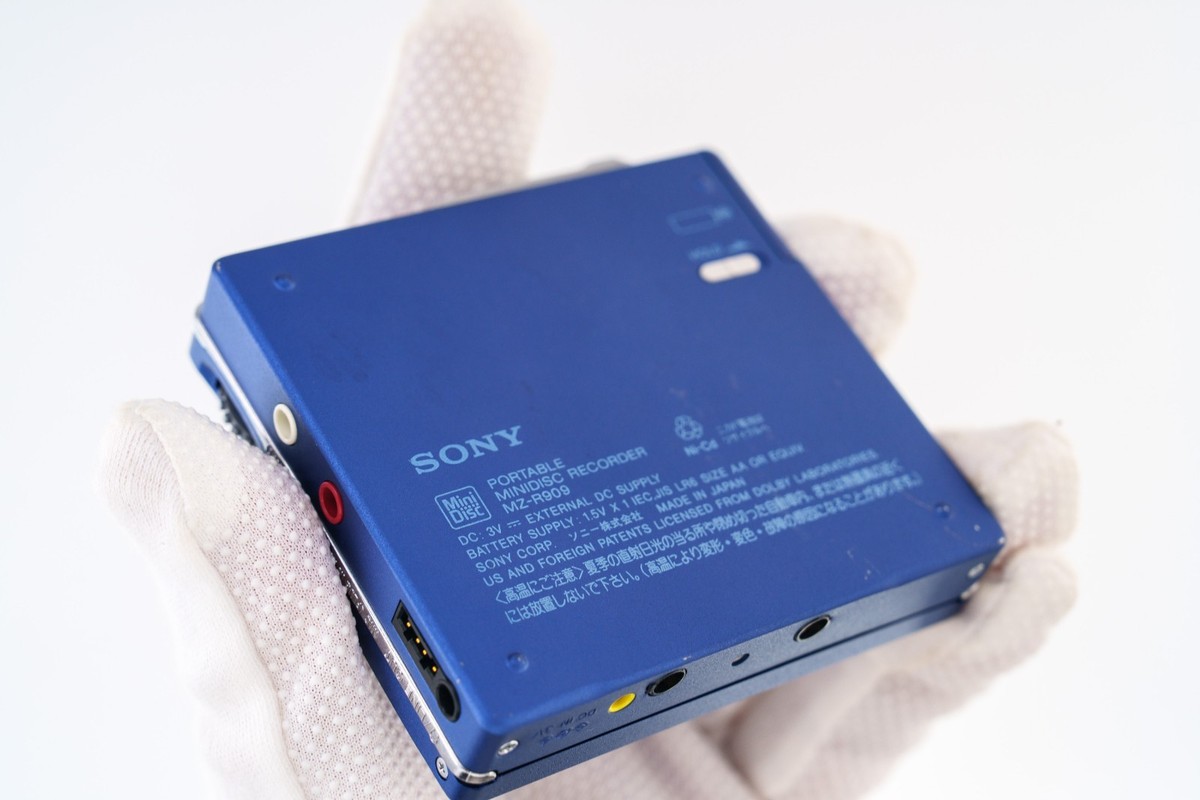 Sony MZ-R909 MD Minidisc Walkman w/AA sidecar (Blue) [DEMO / PLAYS