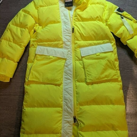 Nikeダウンジャケット イエロー 中古・古着通販】NIKE (ナイキ) ダウンジャケット イエロー