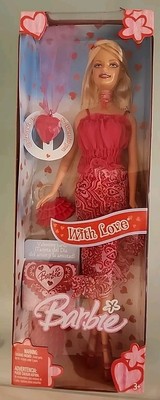 VALENTINES DAY BARBIE DOLL WITH LOVE H8254 HEART NECKLACE CARD PURSE BRUSH NOS