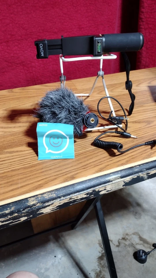 Movo Smartphone Video Rig with Shotgun Microphone Grip Handle - Image 3 of 3