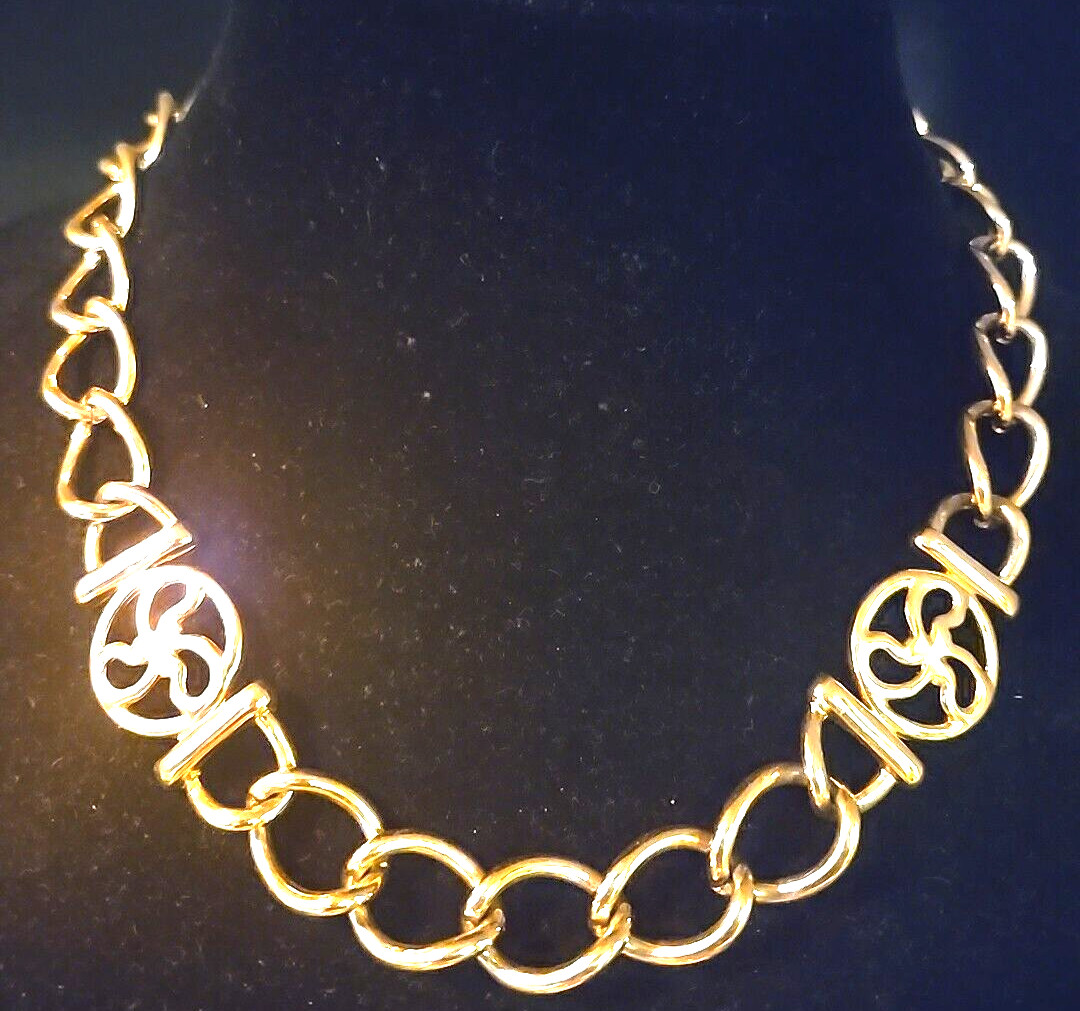 Vintage MONET Gold Tone Swirl Pinwheel Design Chain Link Choker Necklace
