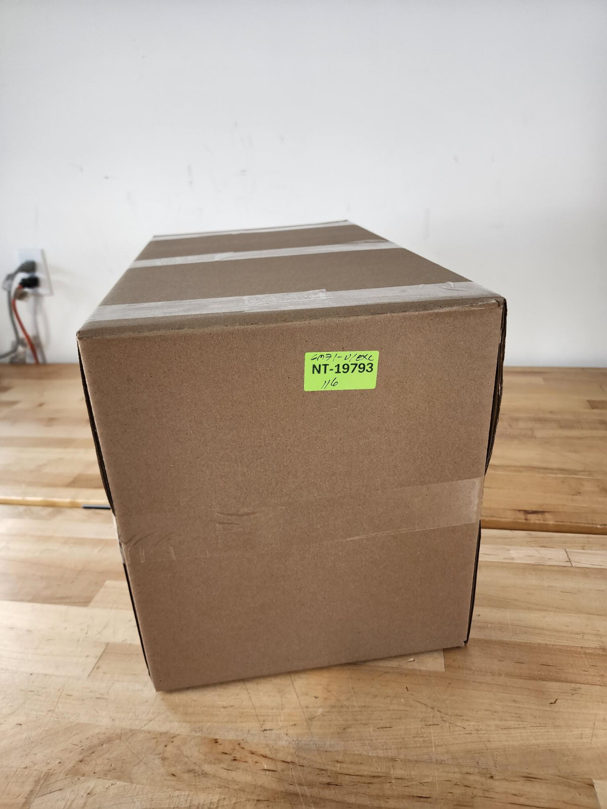 Samsonite Xcalibur XLT Spinner Hard Side Travel Carry On Suitcase