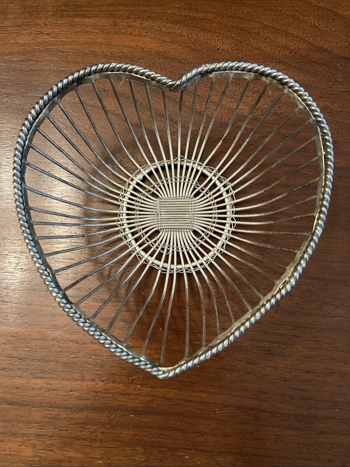 Cestas de pan para servir vintage de corazón, flor redonda pequeñas plateadas pátina Foto 2 de 4