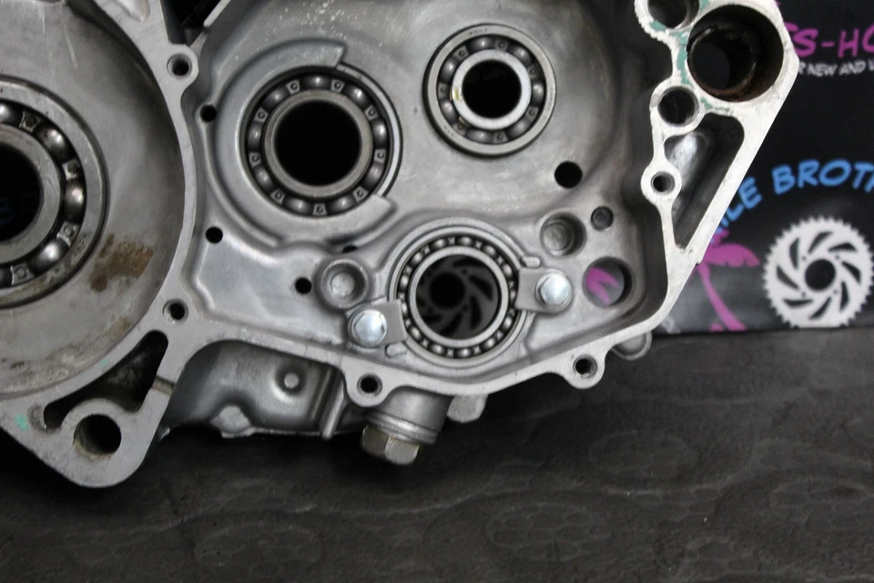 Honda 00-01 CR250R 2001 OEM motor derecho cárter cárter cárter bloque Foto 3 de 4