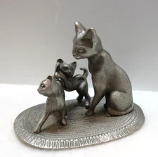 Vintage Rawcliffe Fine Pewter CAT WITH KITTIES ON RUG  1980  Made in USA