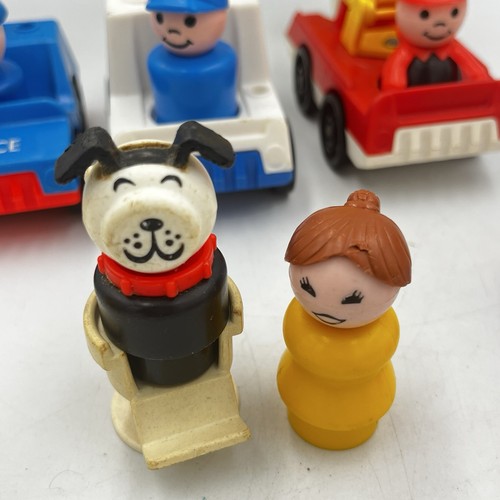 Vintage Fisher Price Little People #2500 Play Family Main Street Accessories - Picture 3 of 13