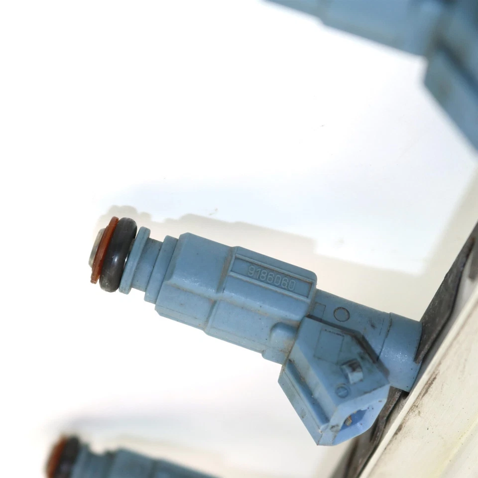 Inyectores de combustible Volvo T5 azul 9186060 + motores de riel S60 V70 S80 T5 Foto 4 de 4