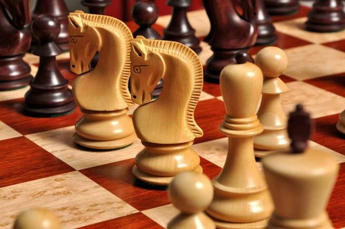 The Zagreb '59 Chess Set - Pieces Only - 3.875" King - Rosewood Stained - Picture 3 of 11