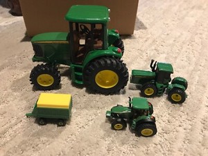 plastic john deere tractor toys