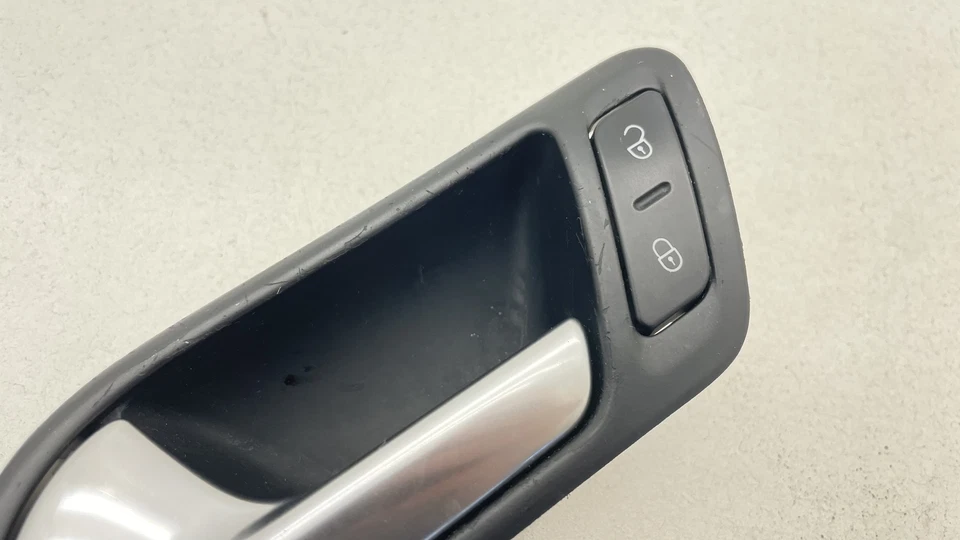 Manija de puerta interior izquierda VW 2008-2009 OEM #1K1837113 Foto 4 de 4