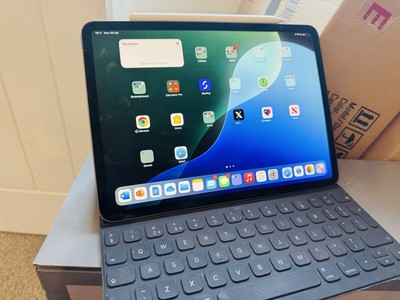 iPadpro 11インチ2018 + キーボード + Apple Pencil iPad Pro 11 Inch 2018, Apple Pencil and Keyboard Case | eBay UK