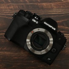 Olympus OM-D E-M10 Mark IV Mirrorless Camera Shuttercount 7018 Near Mint  7670