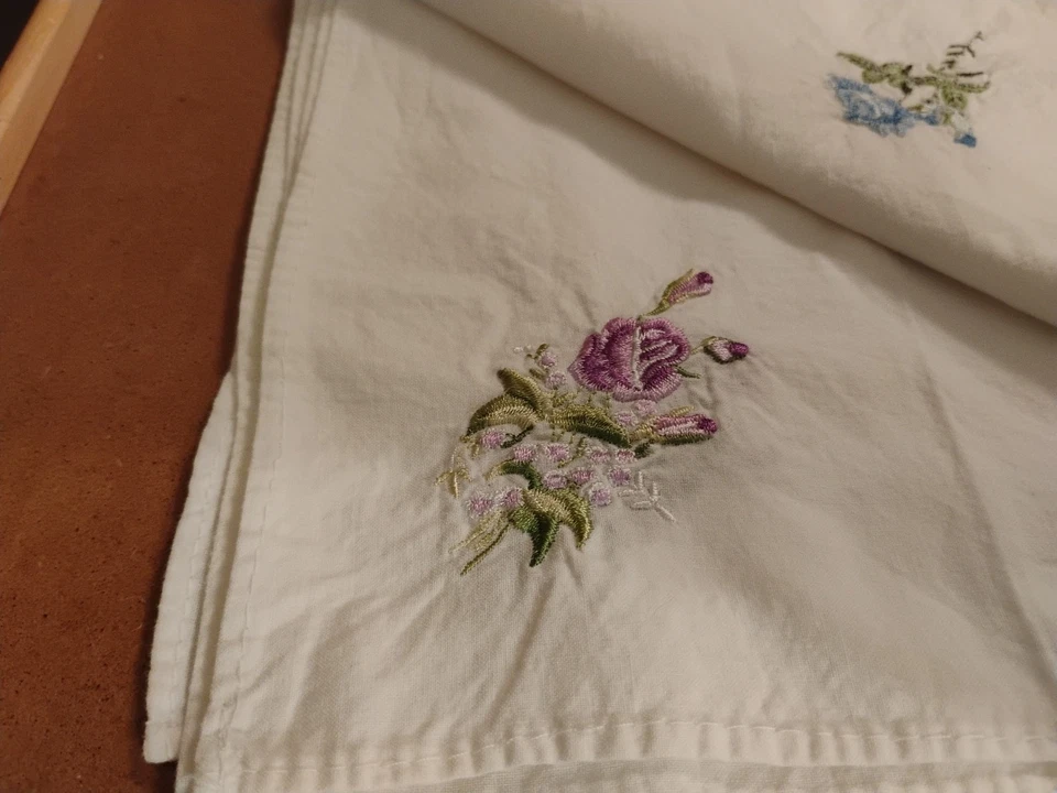 Lot Of 9 Vintage Handkerchief Hand Embroidered Flower Hankies approx 10” - Image 4 of 4