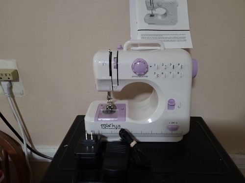 SINGER Pixie-Plus Craft Machine Tested Works Read Discription. - Picture 4 of 12