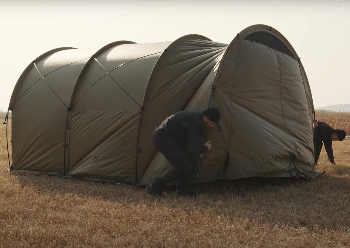 Helinox Tactical Field Tunnel Tent 4.35 Coyote Tan Big Size Helinox Tactical Field Tunnel Tent 4.35 Coyote Tan Big Size