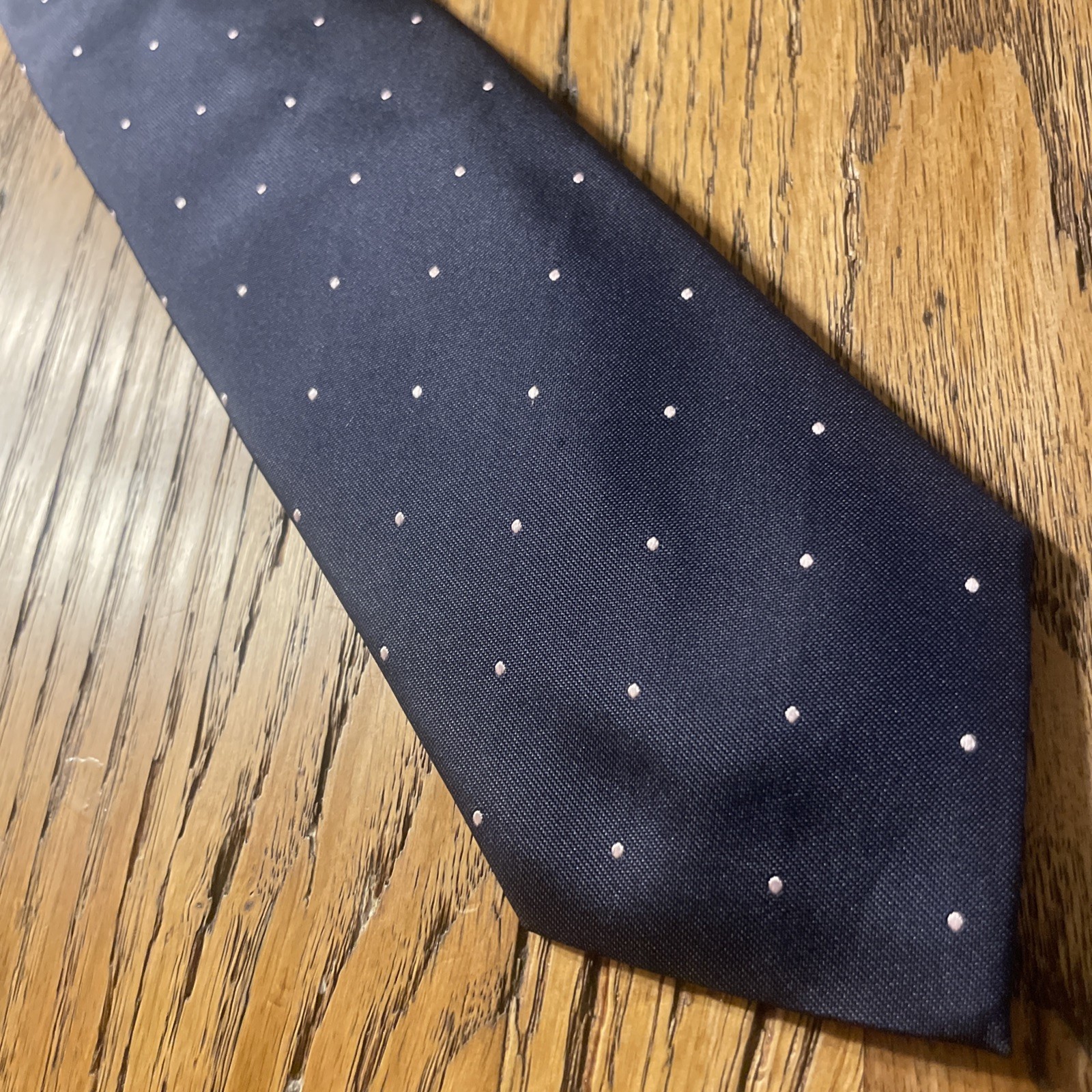 EUC Hugo Boss RECENT Silk Tie Dot Pattern Men’s Necktie Made In Italy