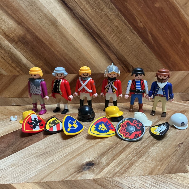 Playmobil Pirate Redcoat Random Lot Knight Sailor Medieval Castle Shield