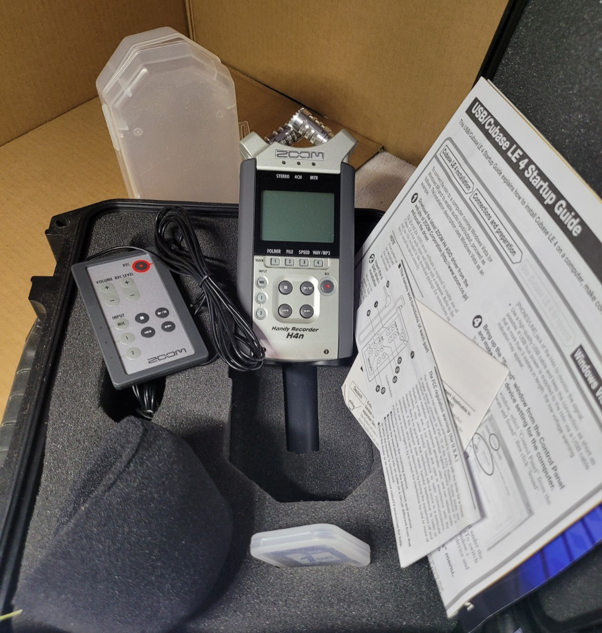 Zoom H4n Pro Handy Recorder 1gbCard Remote Control SKB Case