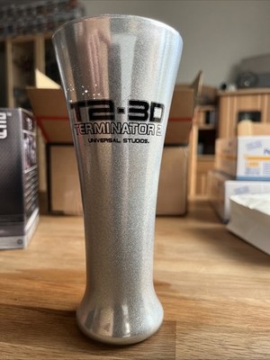 T2-3D Terminator 2 Universal Studios Kelch NEU SELTEN