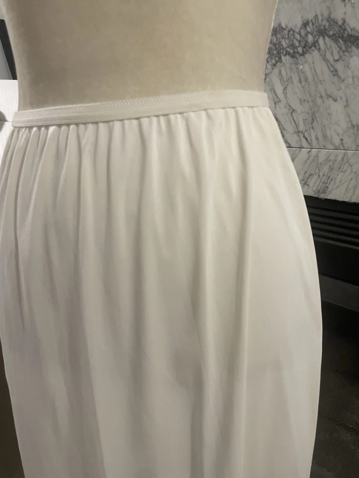 GOSSARD ARTEMIS MEDIANO NYLON SLIP ENCAJE RIBETE 10" ABERTURA TRASERA / MARFIL ELÁSTICO Foto 3 de 4