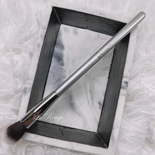 IT Cosmetics Airbrush #103 Concealer / Eyeshadow Blending Brush *new