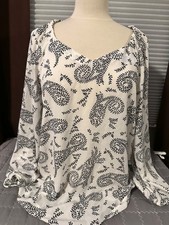 BANANA REPUBLIC WHITE & BLACK PULL OVER TOP, SIZE XL, ELASTIC IN SLEEVES