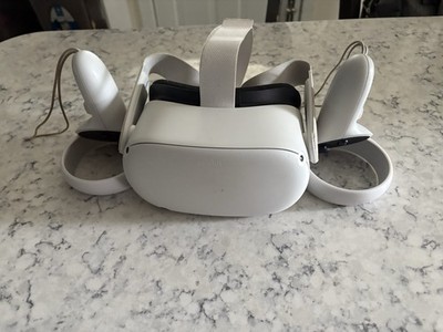 Oculus Quest 2 w/ Touch Controllers