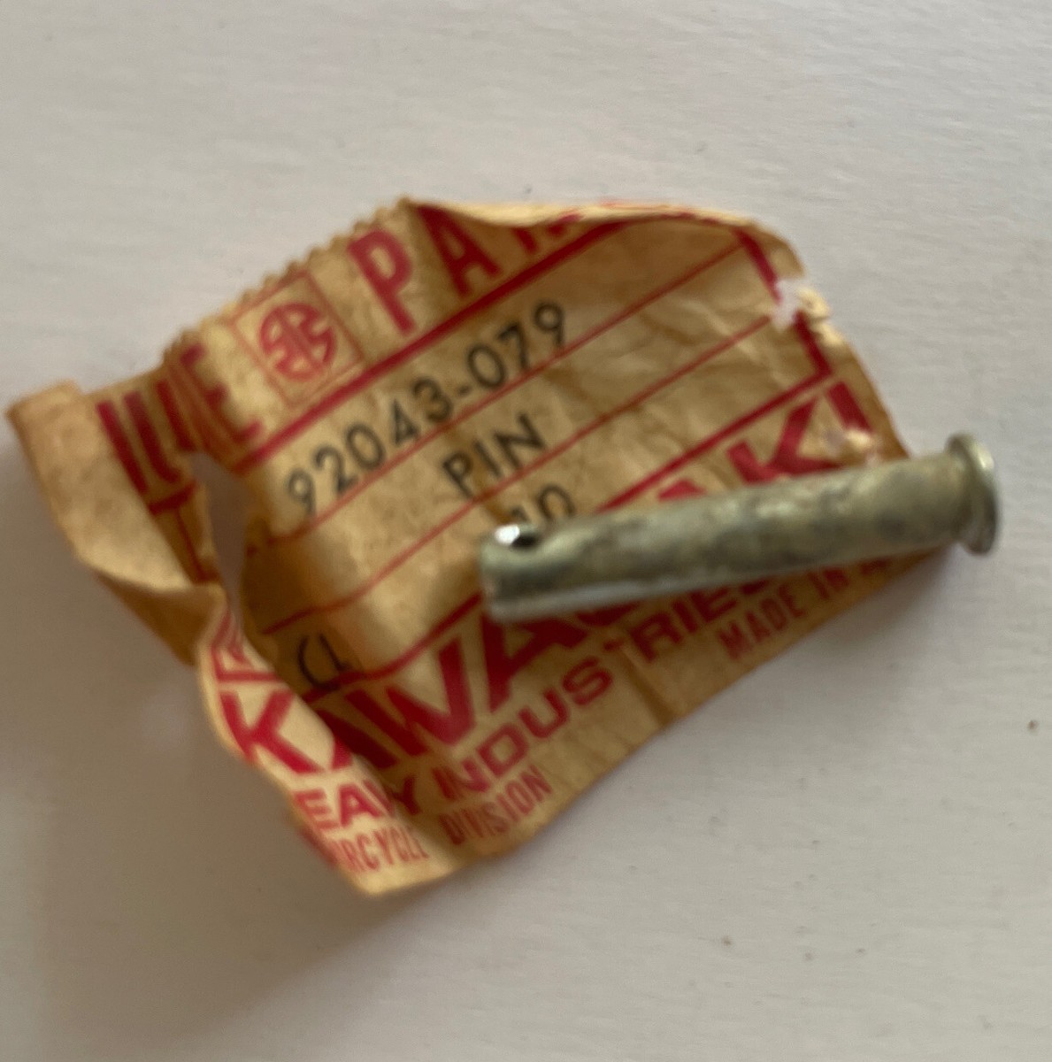 Kawasaki KE100 KL250 KL650 KZ305 Rear Footrest Pin 92043-079 NOS