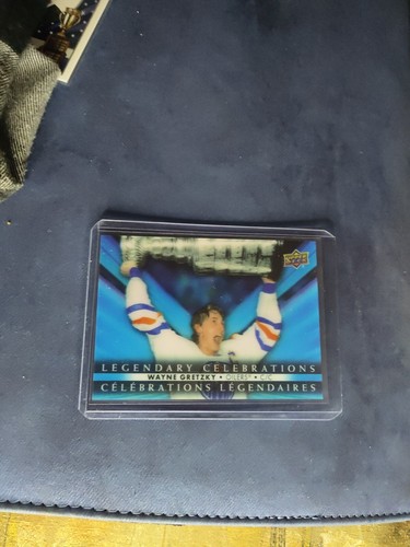 2023 UD Tim Hortons Legends #LC-1 WAYNE GRETZKY LEGENDARY CELEBRATIONS  - Picture 2 of 3