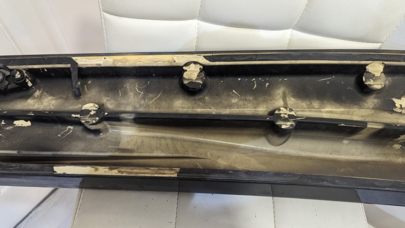 ASTON MARTIN DBX DOOR MOLDING LEFT DRIVER REAR 2021 2022 2023 MY83-23935-AA OEM
