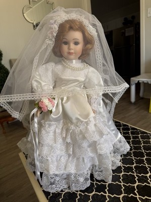 18  Vintage Bride Doll White Satin Lace Wedding Dress Veil Pearls Auburn Hair
