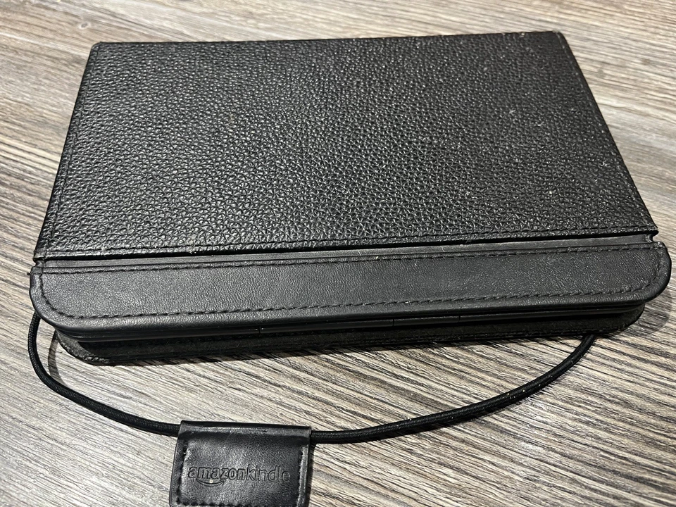 Amazon Kindle Keyboard D00901 3rd Generation 4GB, 6in - Read Desc - Image 2 of 4