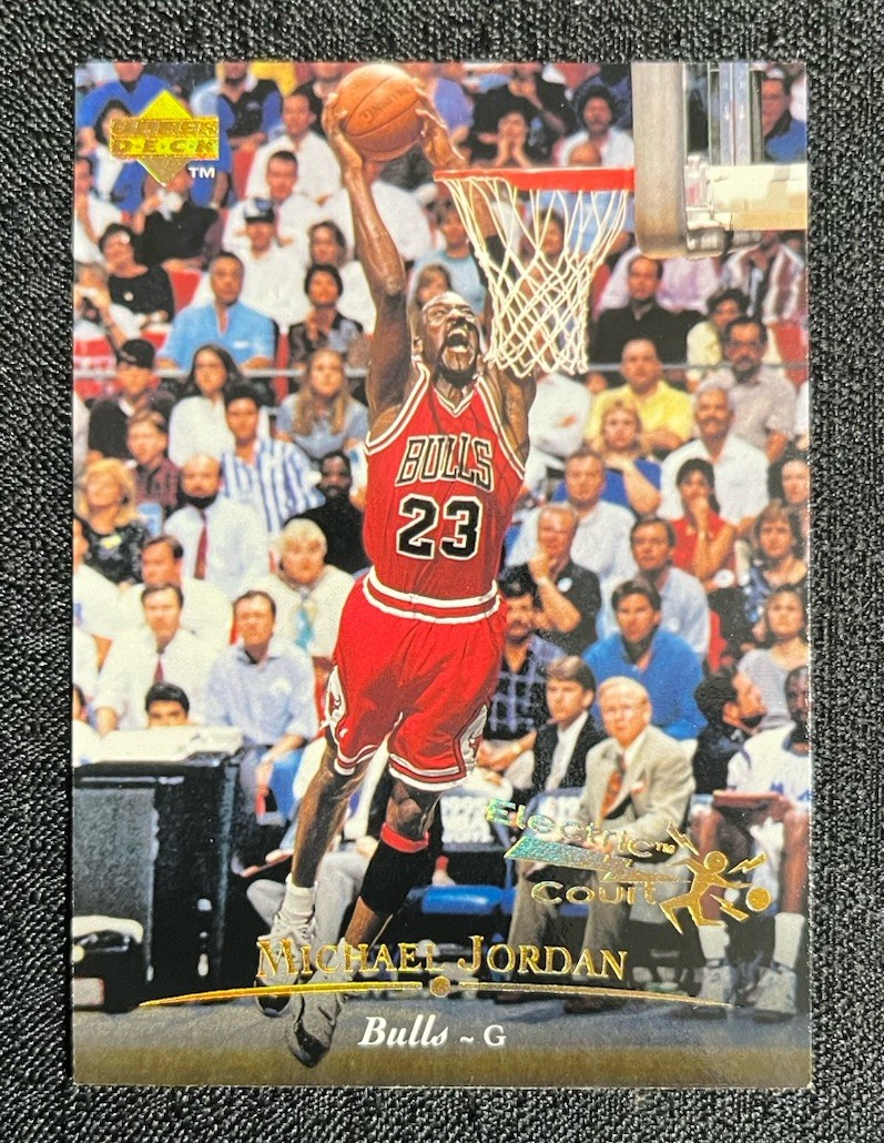 Upper Deck 1995-96 Michael Jordan #23 Electric Court Chicago Bulls NBA Card GOLD