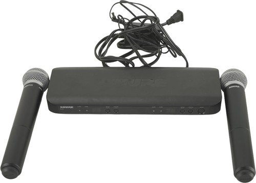 Shure BLX288/SM58 Wireless Dual Vocal System With Two SM58 Handheld Transmitters