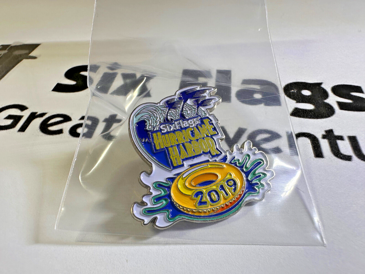 国威宣揚　 バッジ Six Flags® Great Adventure NJ • Hurricane Harbor Limited Member