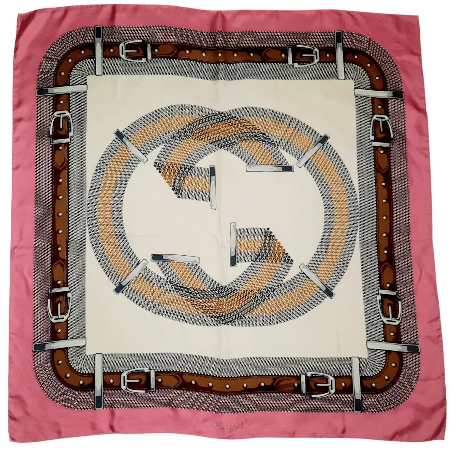 GUCCI Foulard en soie imprimé logo GG à mailles imbriquées 34