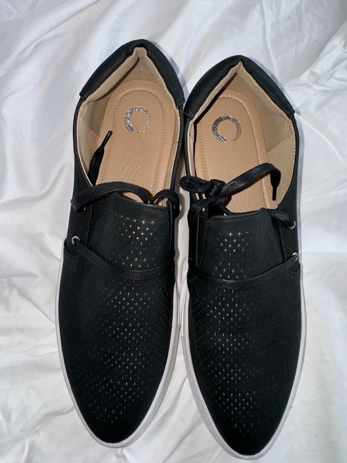 SAOLA Sneakers Journey Collection 12 donna nere design ritaglio suola bianca stringate