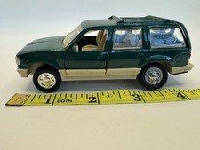 Vintage Ford Explorer Xlt Diecast Suv Green Opening Doors Tailgate Toy Car Vintage Ford Explorer Xlt Diecast Suv Green Opening Doors Tailgate Toy Car