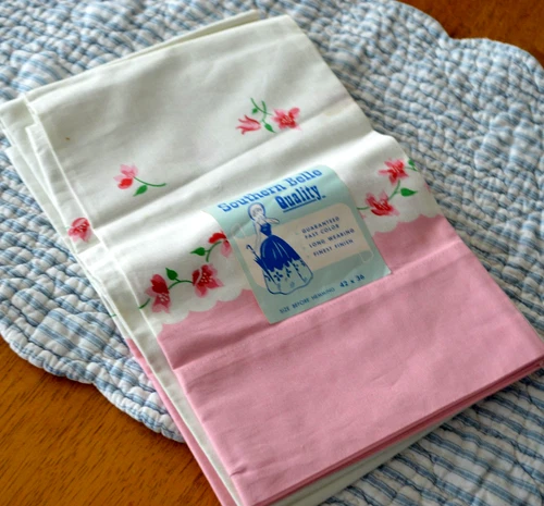 VINTAGE SOUTHERN BELLE PINK FLORAL PILLOWCASE SET (2) STANDARD PINK BORDER NEW