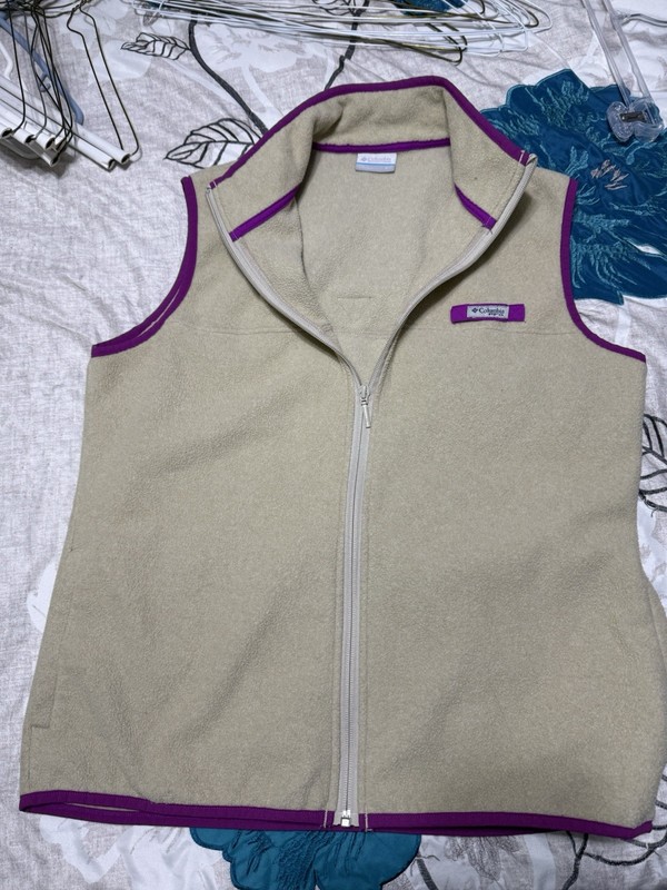 Columbia PFG Women’s Vest Beige With Purple Trim Size Large