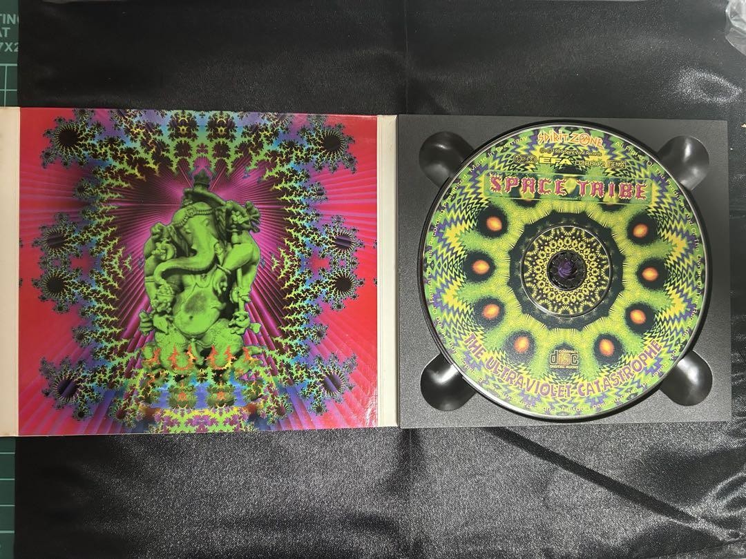 洋楽 SPACE TRIBE THE ULTRAVIOLET CATASTROPHE anBlZw.jpeg