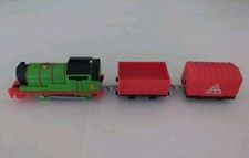 2013 Thomas  Friends Trackmaster PERCY Train Engine  2 Cars
