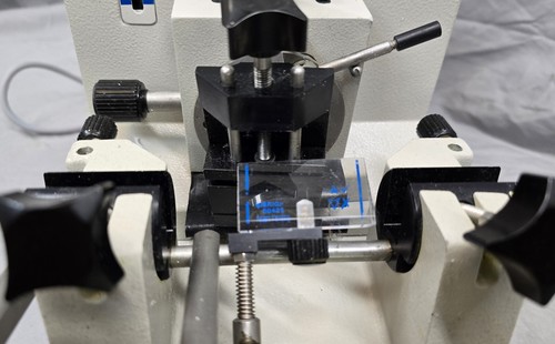 Bright 5040 Wax/Cryostat Self Lubercating Microtome - Picture 5 of 11