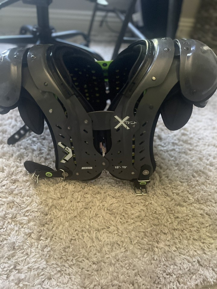 Xtech Football Shoulder Pads 18 19’ MEDUIM STANDARD SKILL WITH